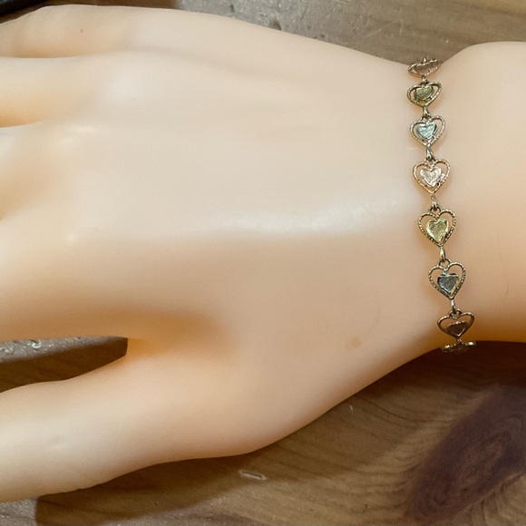 Beverly Hills Gold: 14k.tri colored gold heart shaped tennis 7” inch bracelet. - Picture 3 of 8